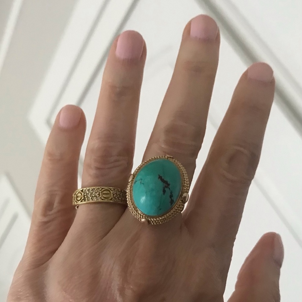 Elegant Turquoise and Gold Women's Ring